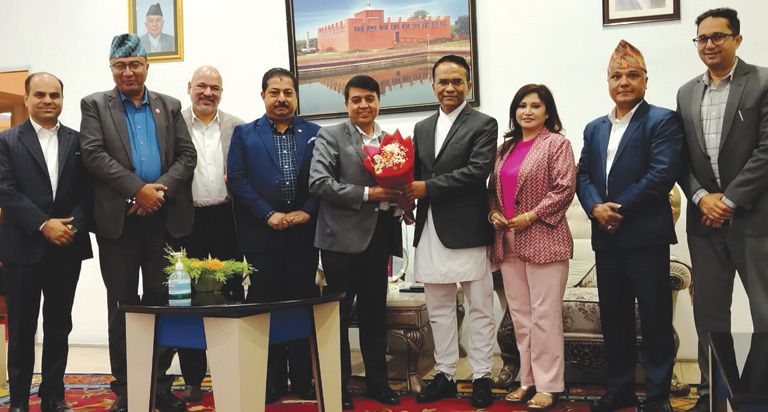 नवनियुक्त गभर्नरसंग महासंघको प्रतिनिधिमण्डलको भेट । नीतिगत स्थायित्व प्राथमिकतामा : गभर्नर पौडेल । लगानीमैत्री र मनोबल बढाउने कार्यक्रम आवश्यक : महासंघ अध्यक्ष ढकाल (२०८२/०२/०७)
